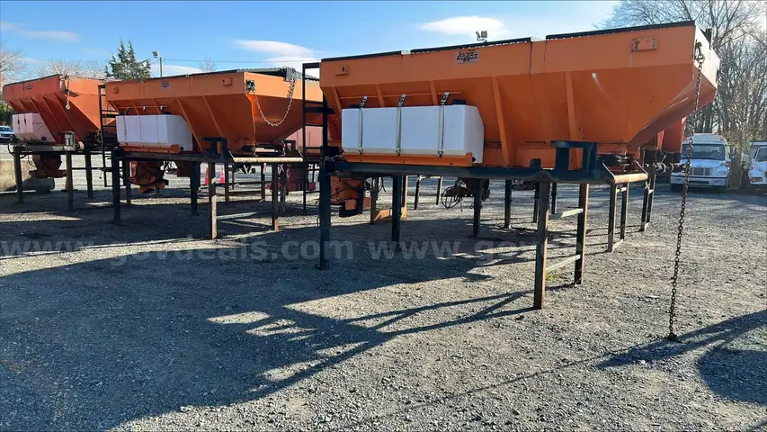 Salt Spreaders (lot 1160)