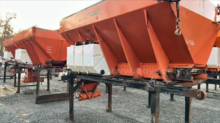 Salt Spreaders (lot 1166)