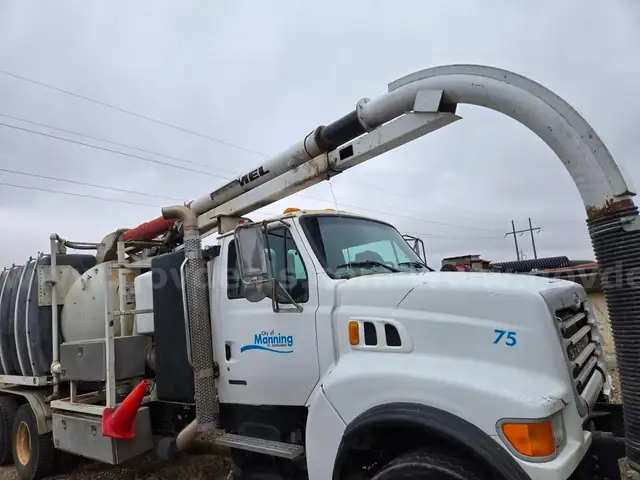 2005 Sterling LT8500 Sewer Combo Truck