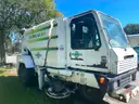 2014 GLOBAL M3 JD 115 HP. SWEEPER