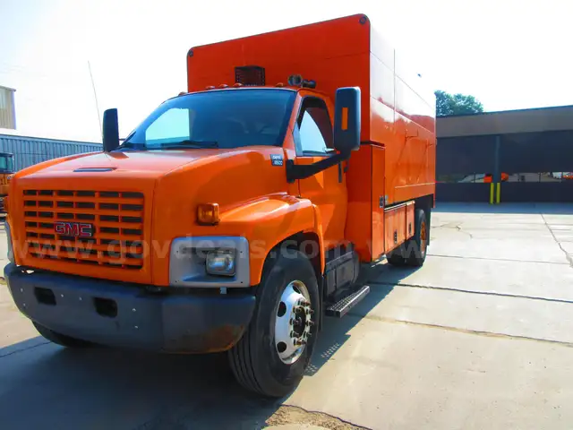 2005 GMC C8500 With Forestry Chipper Body
