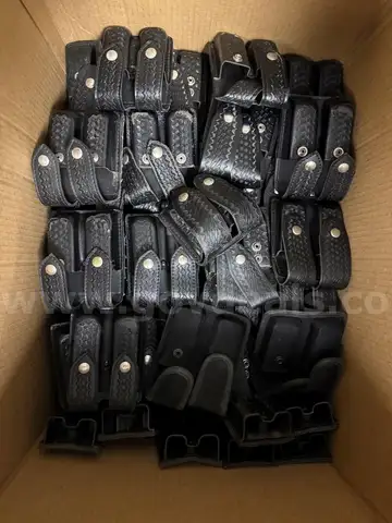 Glock 17 magazine cases, leather in basketweave or nylon