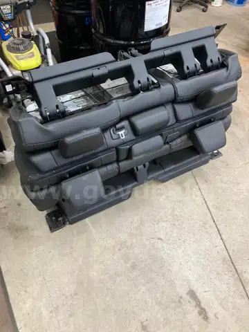 2 sets Dodge Durango rear seats