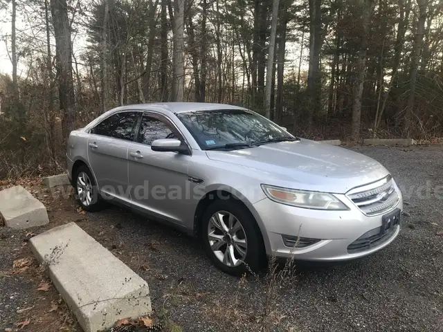 2010 Ford Taurus