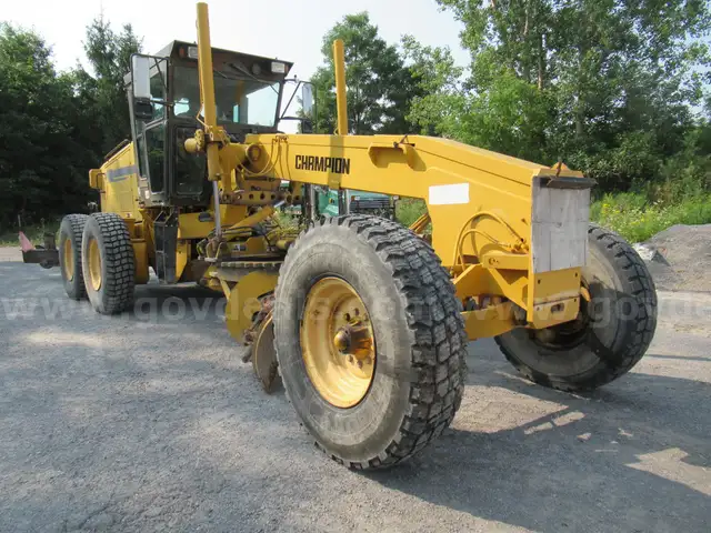 Champion 710A Grader