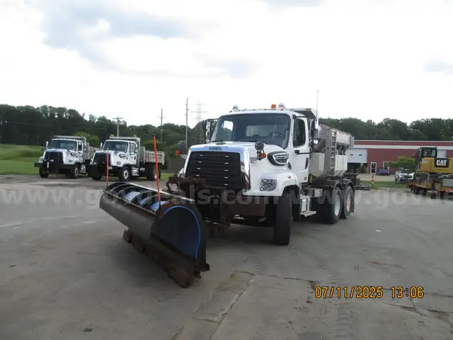 2013 Freightliner 108SD