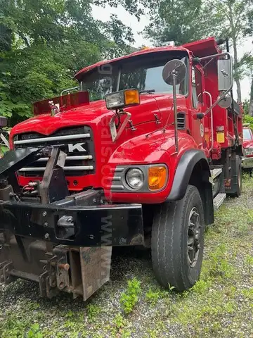 2006 Mack CV712