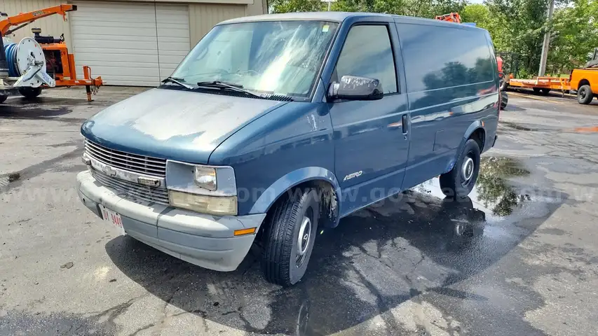 1998 Chevy Astro Van 2wd