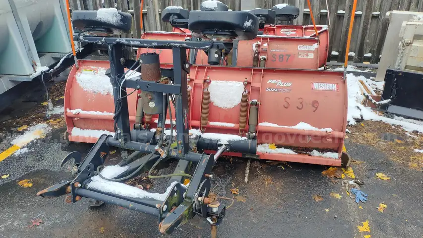 8&#x27; Western Pro Plus Plow