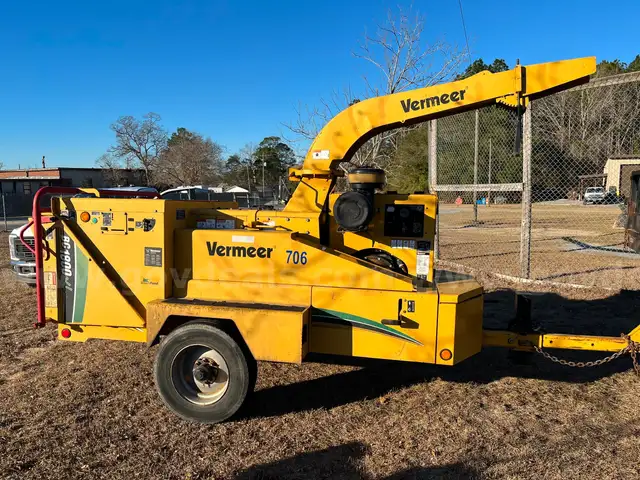2017 VERMEER BC1800XL CHIPPER