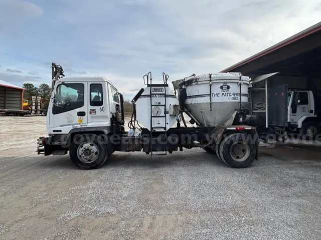 2001 GMC F7B042 POTHOLE PATCHER