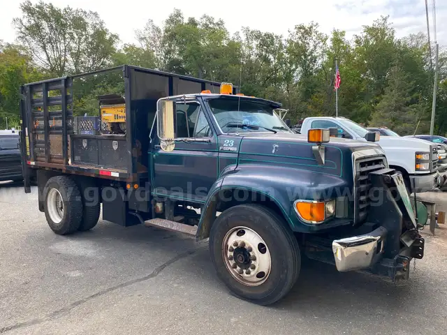 1999 Ford F800