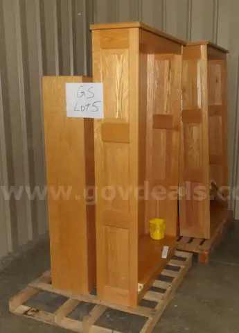 Lot GS #5 - Office Items Bookshelves/chairs/table