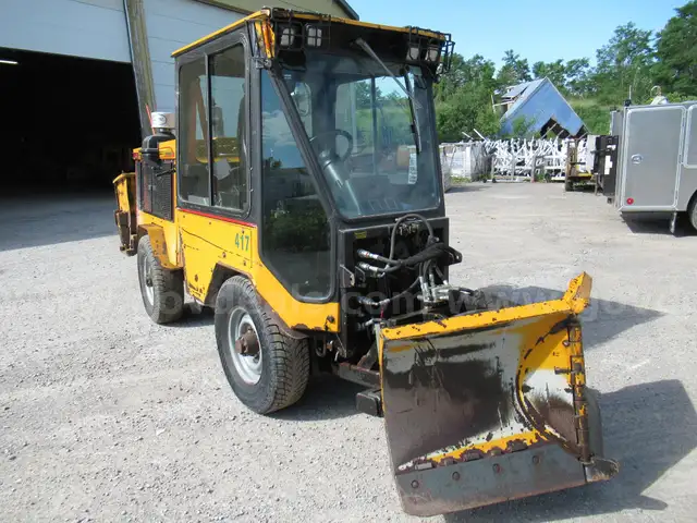 2013 Trackless Sidewalk Machine