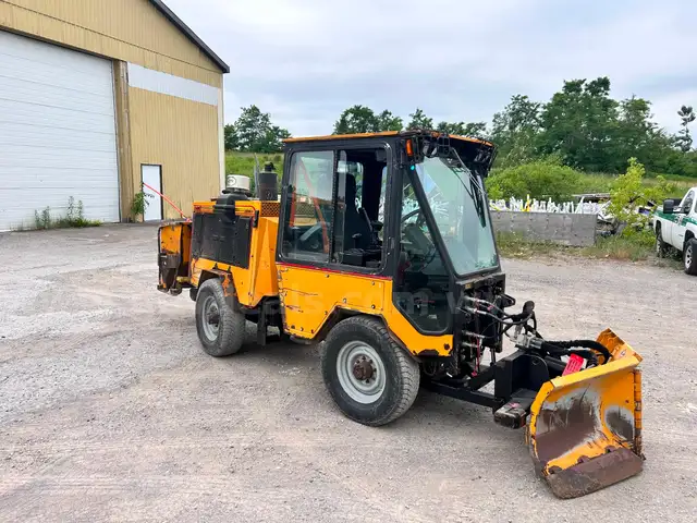2013 Trackless Sidewalk Machine