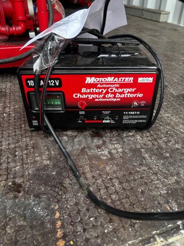 Motomaster Battery Charger