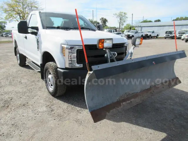 2018 Ford F-250 SD XL 4WD Plow Truck