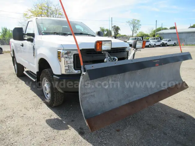 2018 Ford F-250 SD XL 4WD Plow Truck