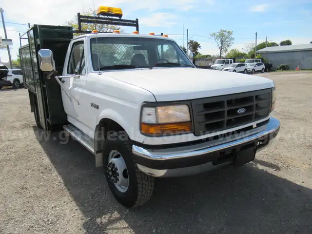 1997 Ford F-450 SD Service/Utility Truck
