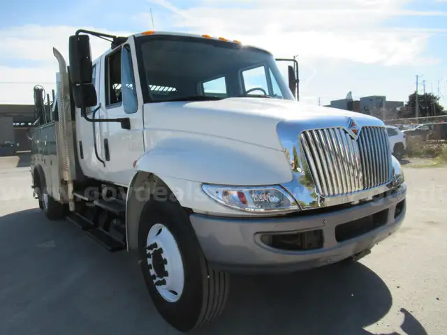 2012 International DuraStar 4300 Service Truck Body w/Hiab Crane
