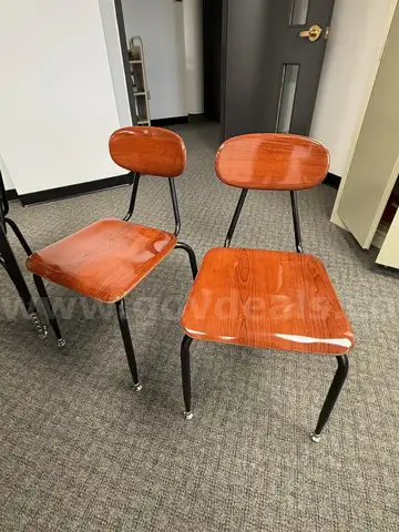Lot of 8 Chairs