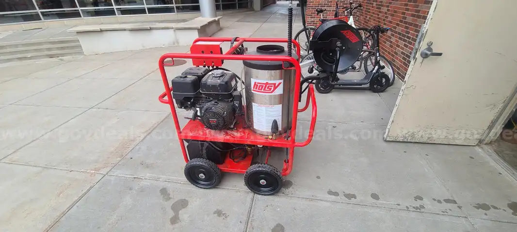 2010 Hotsy - 4000 PSI Hot Water Pressure Washer with Reel