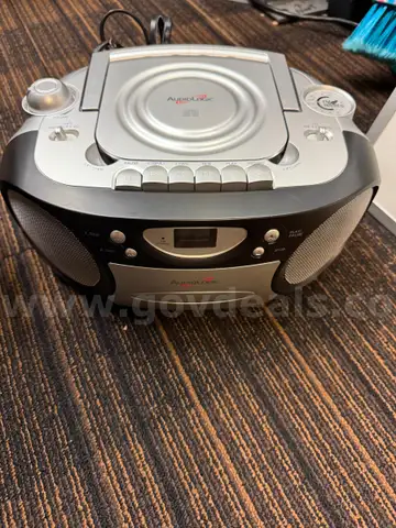 USED: AUDIOLOGIC RADIO WITH CD PLAYER