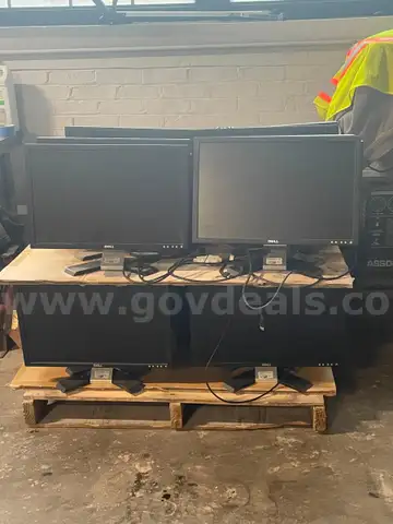 32 Monitors