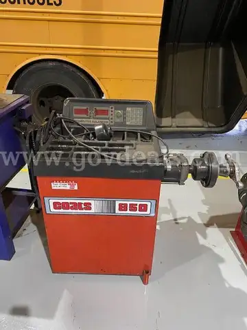 Coats 850 Mid range tire balancer