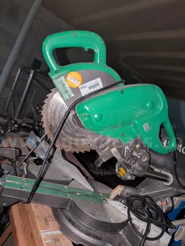 Hitachi - Sliding Compound Miter Saw - Missing Guards