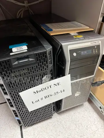 Lot of 2 (each) - Printer &#x26; Server