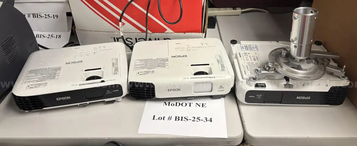 Lot of 3 - Epson Projectors