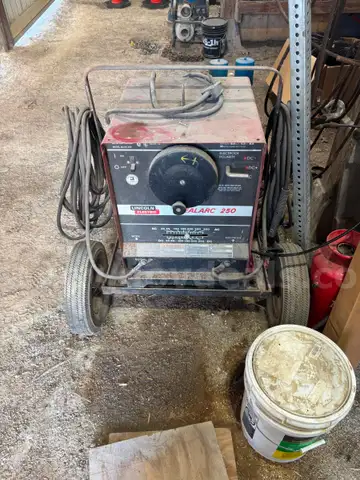 Electric Welder on Cart