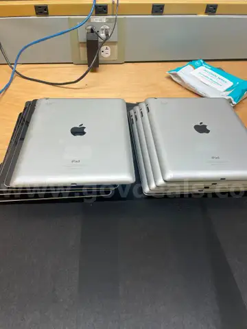 Lot of 10 iPad 4&#x27;s 16gb