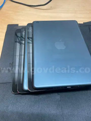 Lot of 10 iPad Mini 1&#x27;s  16gb