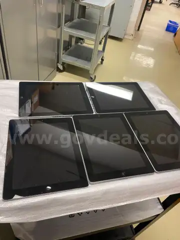 Lot of 15 iPad 2&#x27;s  16GB