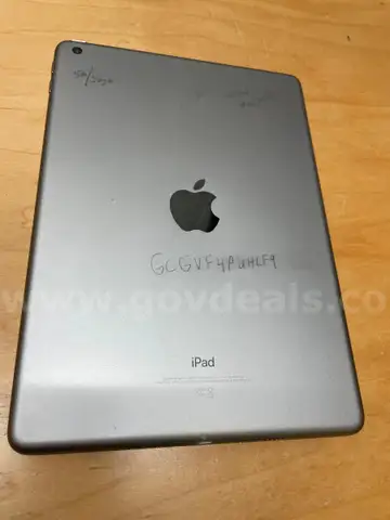 Apple 5th Gen iPad  32GB