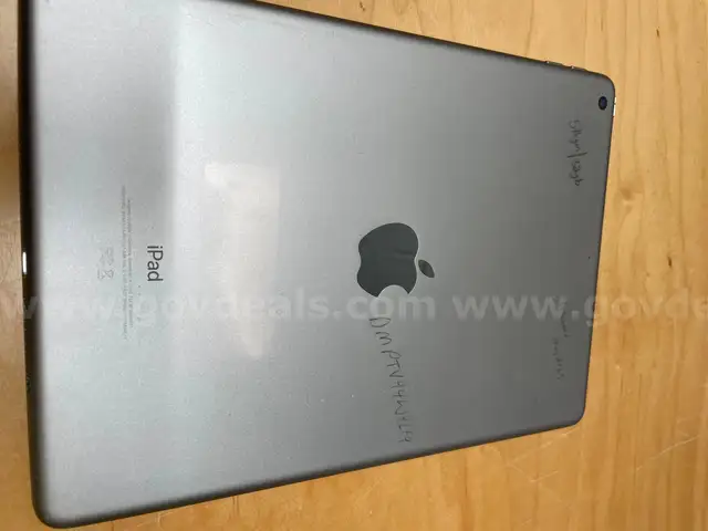 Apple 5th Gen iPad  32GB