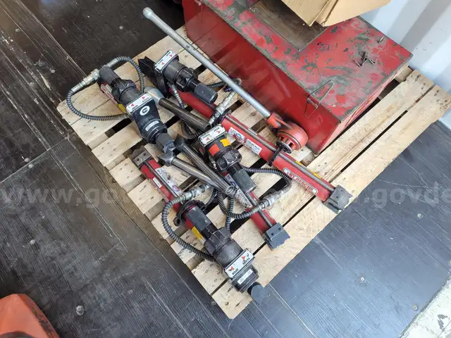 Lot of Hydraulic Equipment
