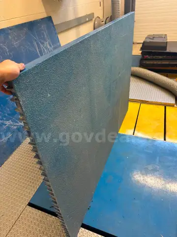 Fiberglass floor grating