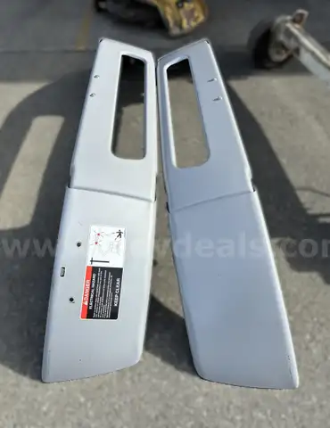 Utility Company Owned Surplus – Heavy-Duty Front Bumper for Freightliner M2 106 Trucks (2024–2026)