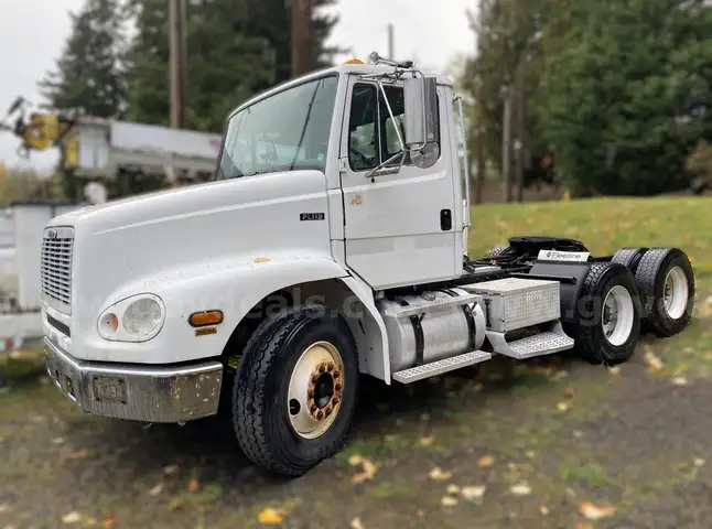 1998 Freightliner FL112 6x4 Truck Tractor