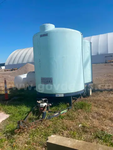2600 Gallon tank on trailer