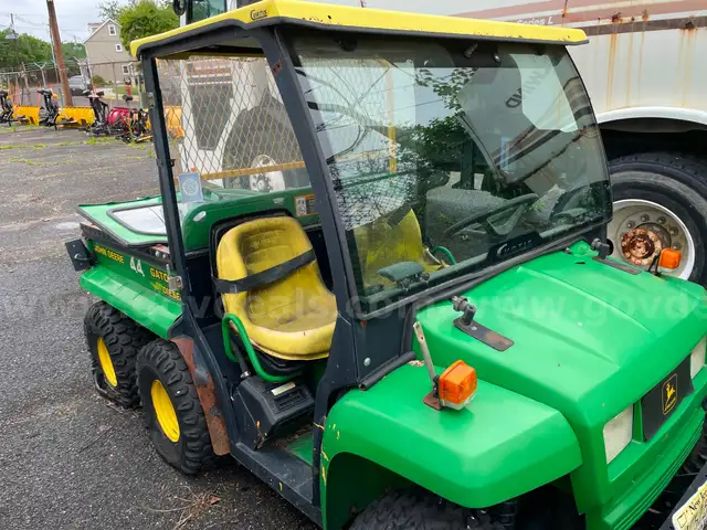 John Deere 6X4 Diesel Gator