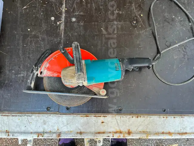 Makita Concrete Saw