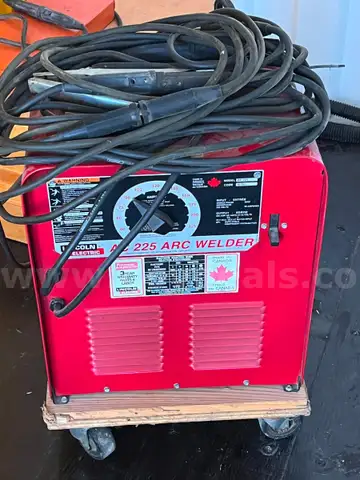 Lincon Electric AC 225 Arc Welder