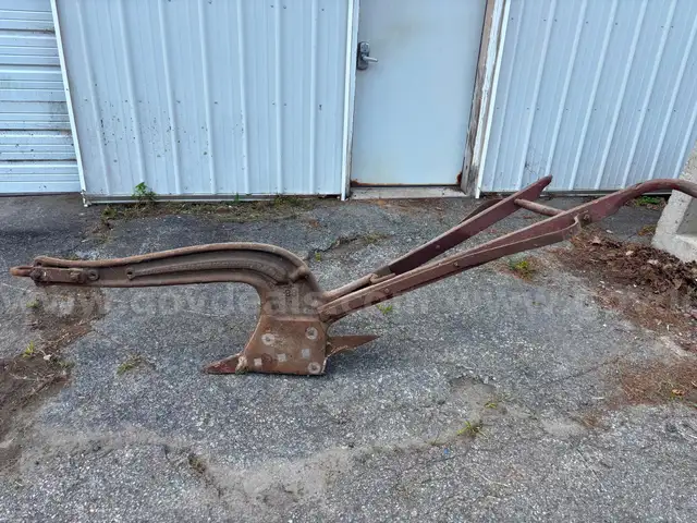 Syracuse Chilled Plow  SEE VIDEO!