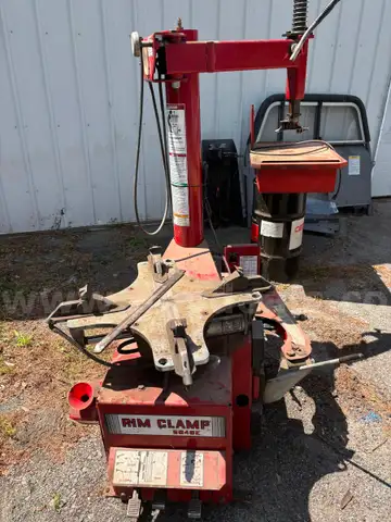 Coats Rim Clamp 5040E Tire Changing Machine