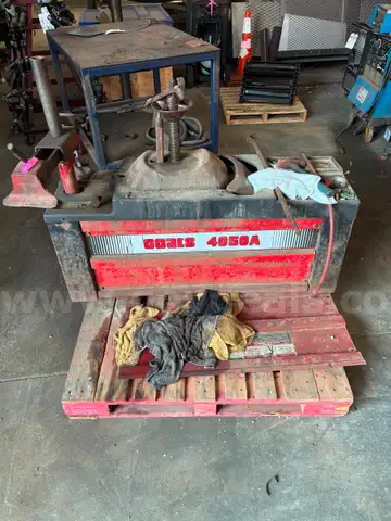 Coats tire machine