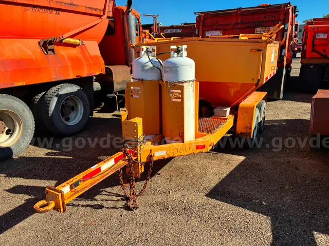 2016 Falcon hot patcher trailer